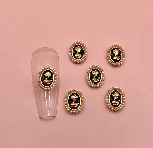 Gold Cameo with Pearls | Metal Charms